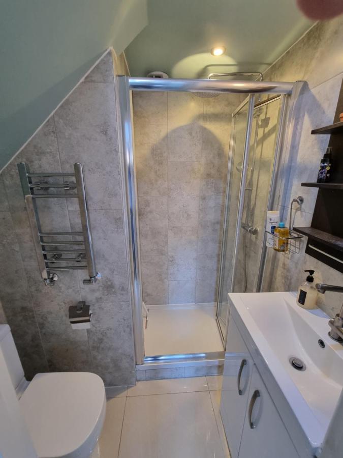 Single Room With En-Suite Shower Room In Zone 1 London Londres Exterior foto